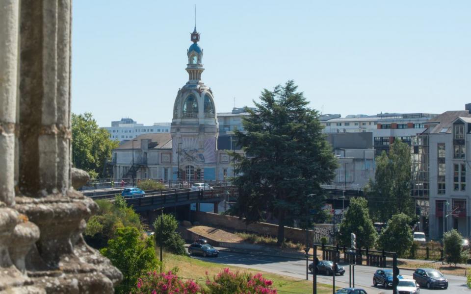 Découvrez la Tour Lu et le Lieu Unique avec vos Chèques-Vacances 