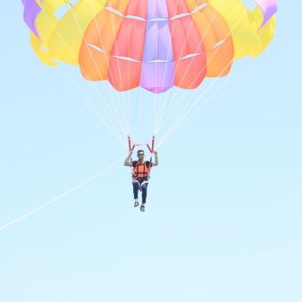 parachute ascensionnel vacances insolites juillet