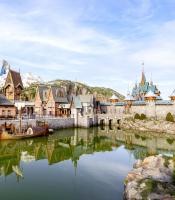 Port d'Arendelle avec ses bateaux disneyland paris